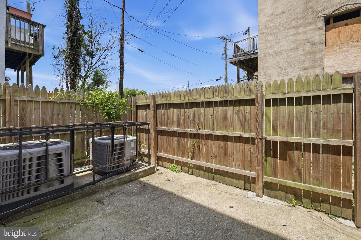 446 E 22nd Street photo 32
