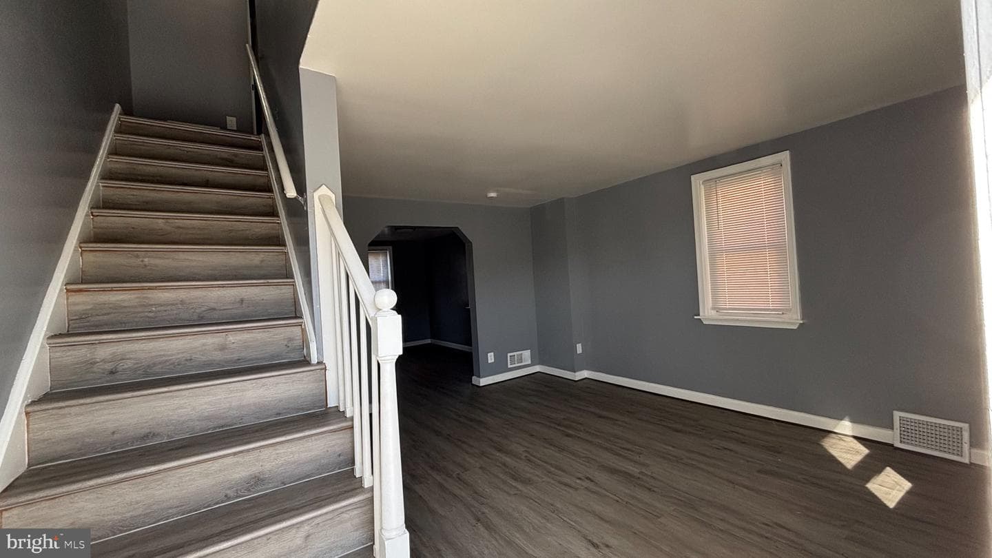 2130 Harman Avenue photo 3