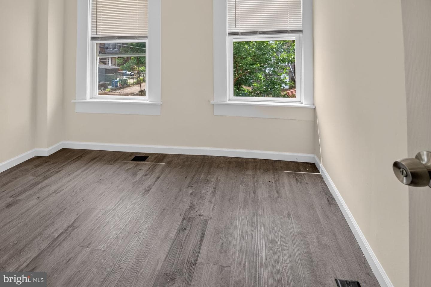 1905 Penrose Avenue photo 2