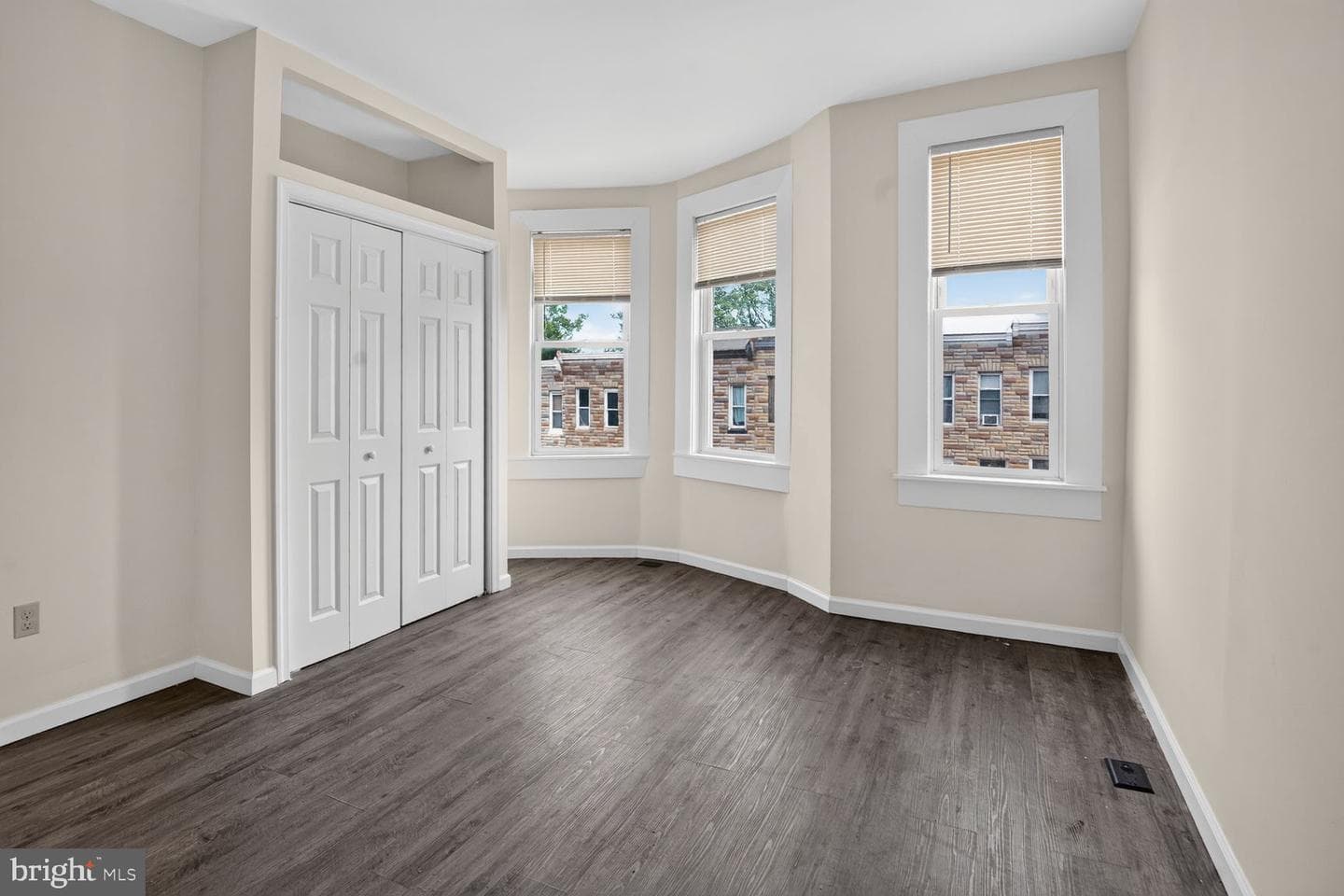 1905 Penrose Avenue photo 9