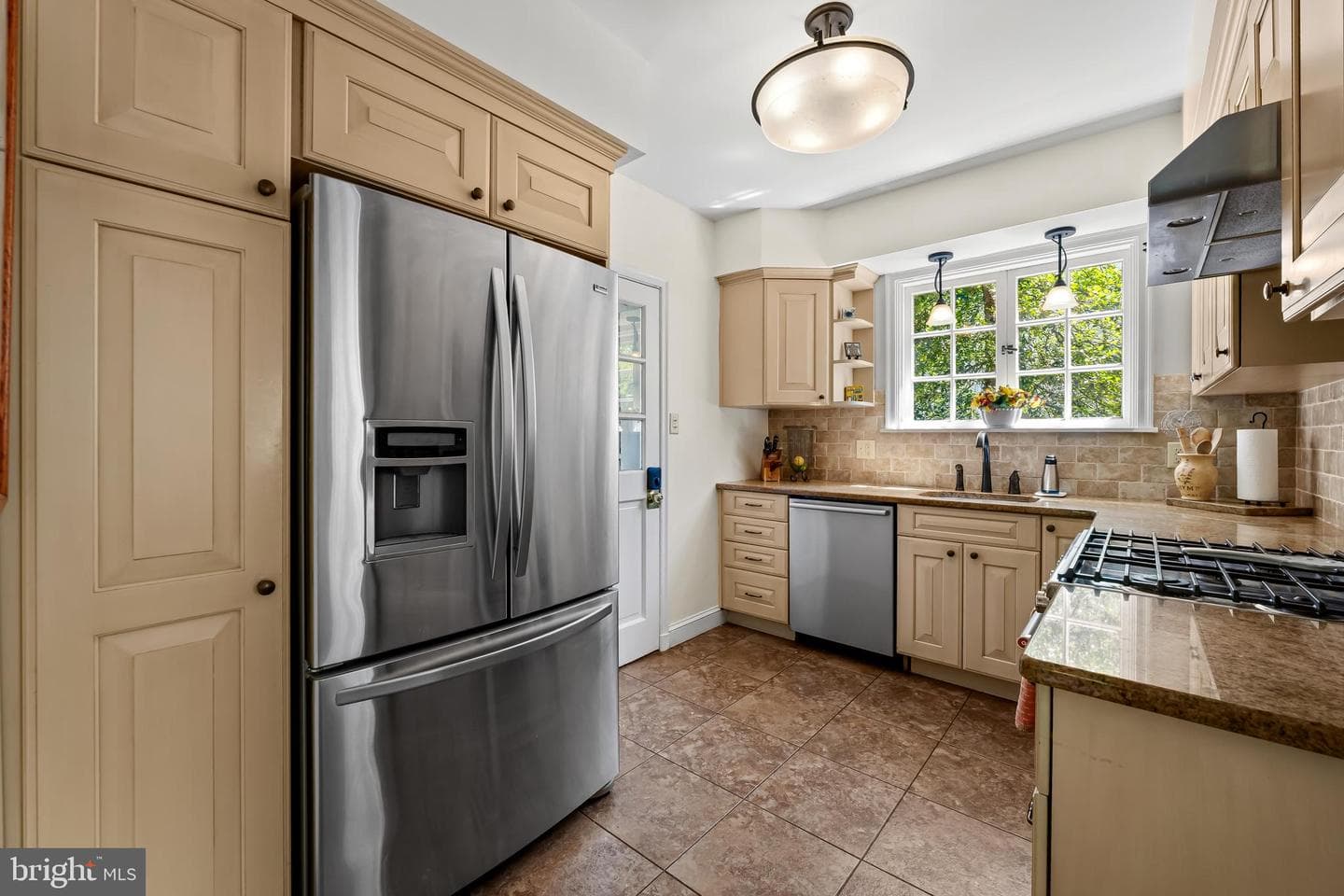 330 Broadmoor Road photo 11