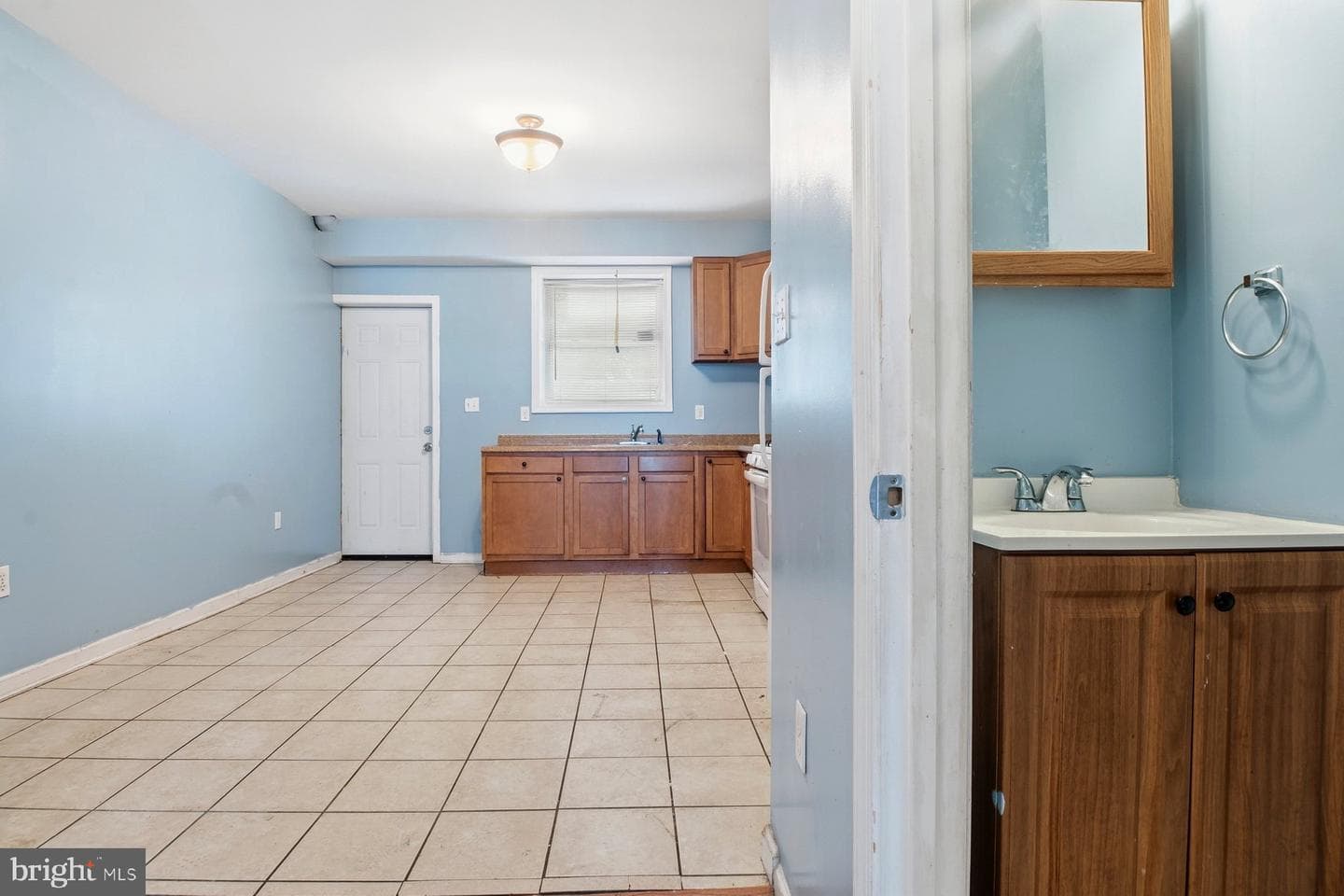 762 Bartlett Avenue photo 8