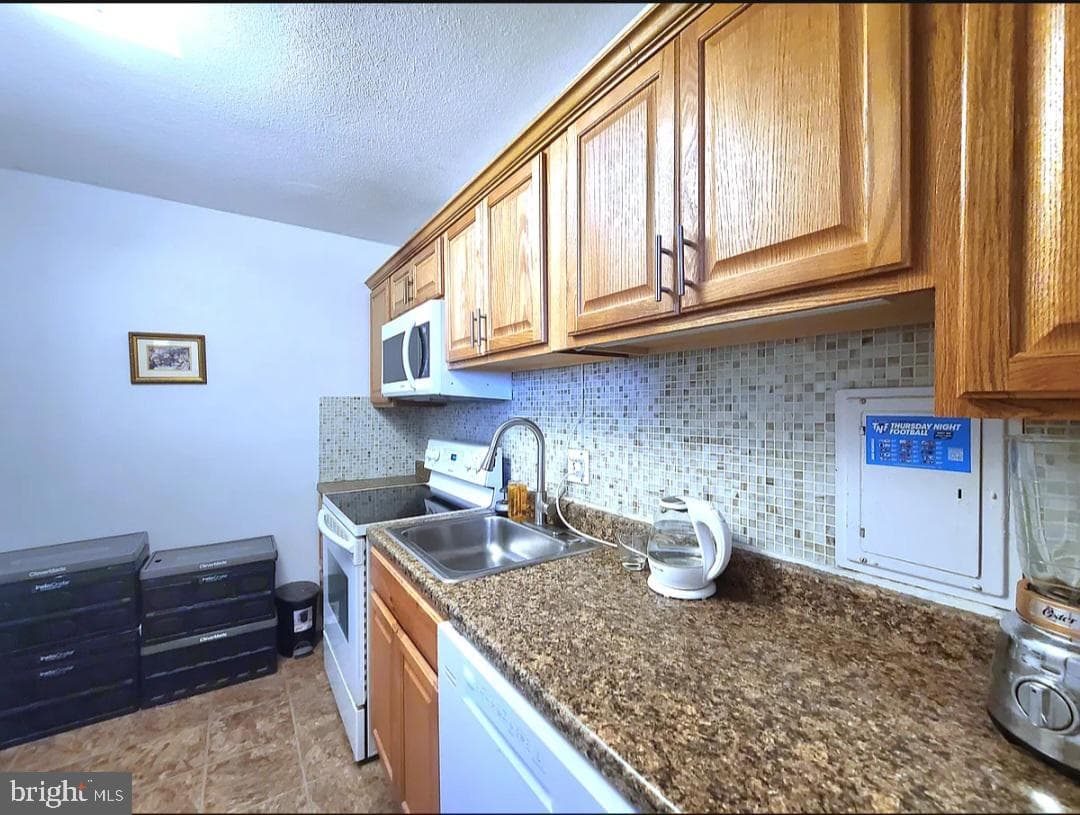 1 E University Parkway #1408 photo 31
