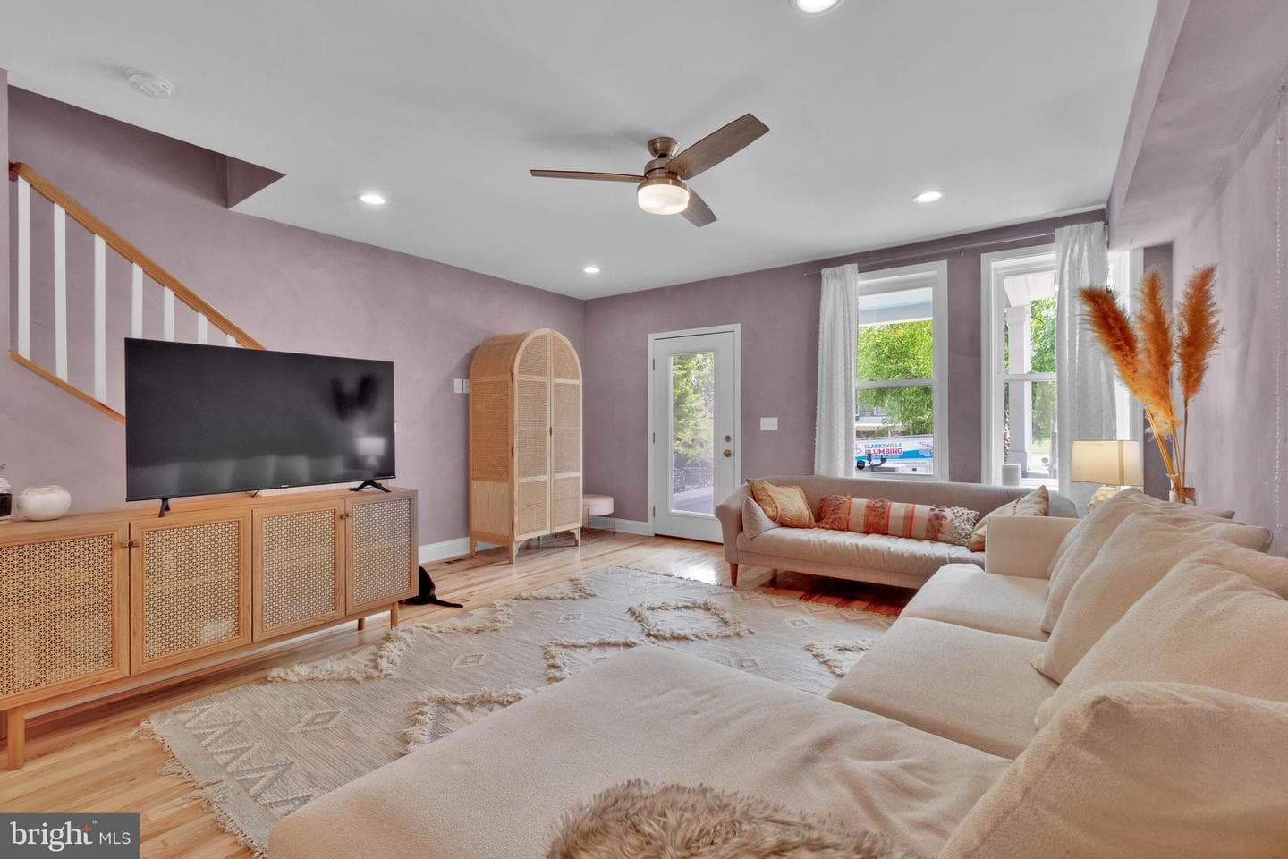624 W 33rd Street photo 8