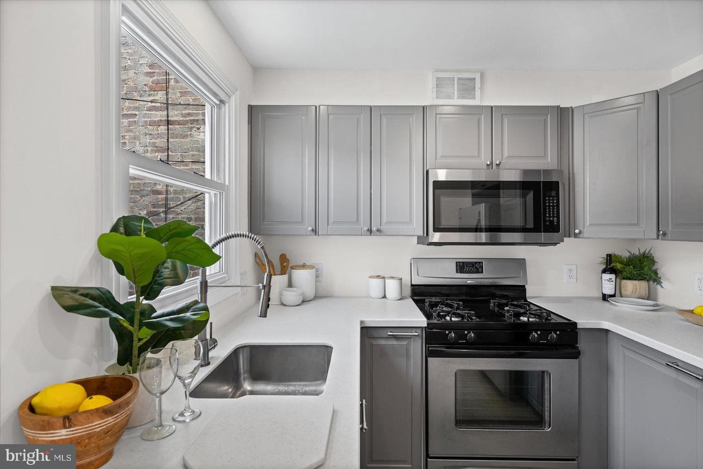 1504 William Street photo 16