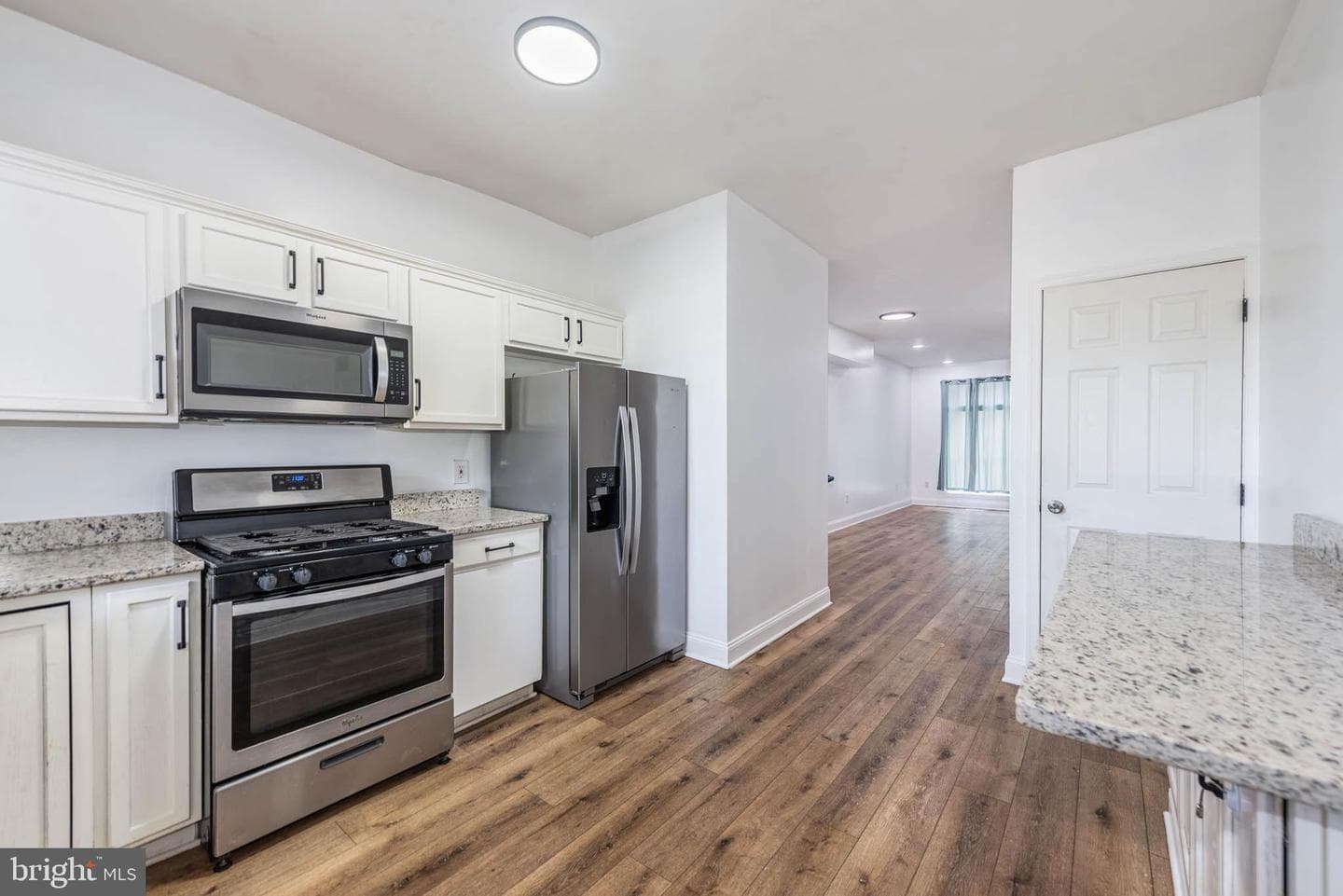 2520 E Eager Street photo 10