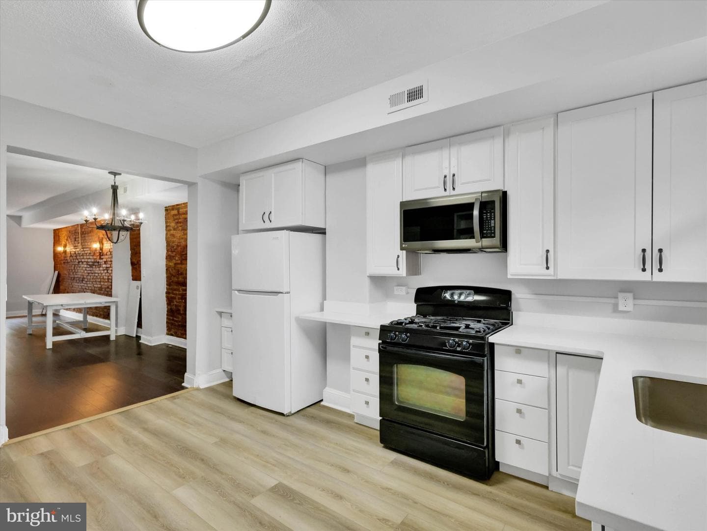 3009 Mcelderry Street photo 16