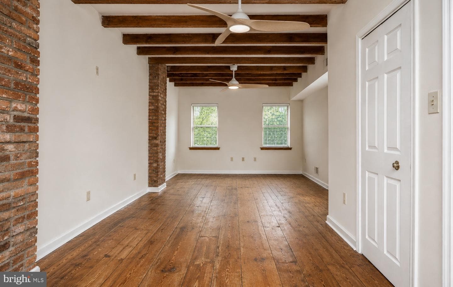 115 E West Street photo 11