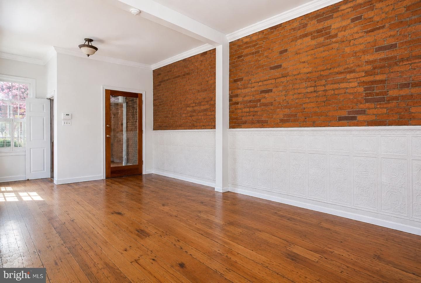 115 E West Street photo 3