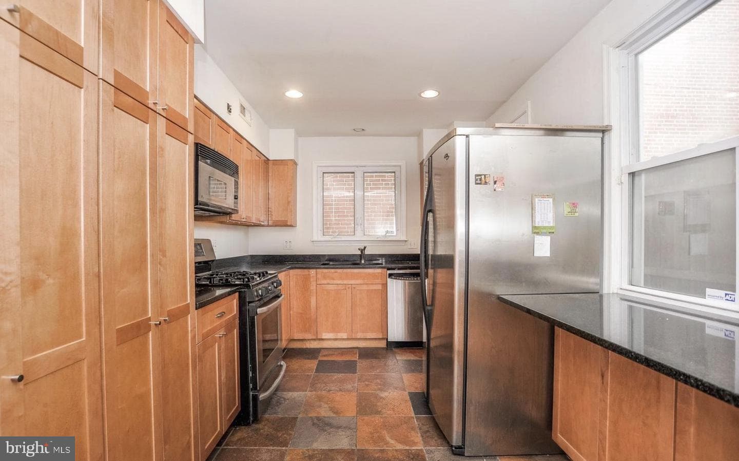 115 E West Street photo 8