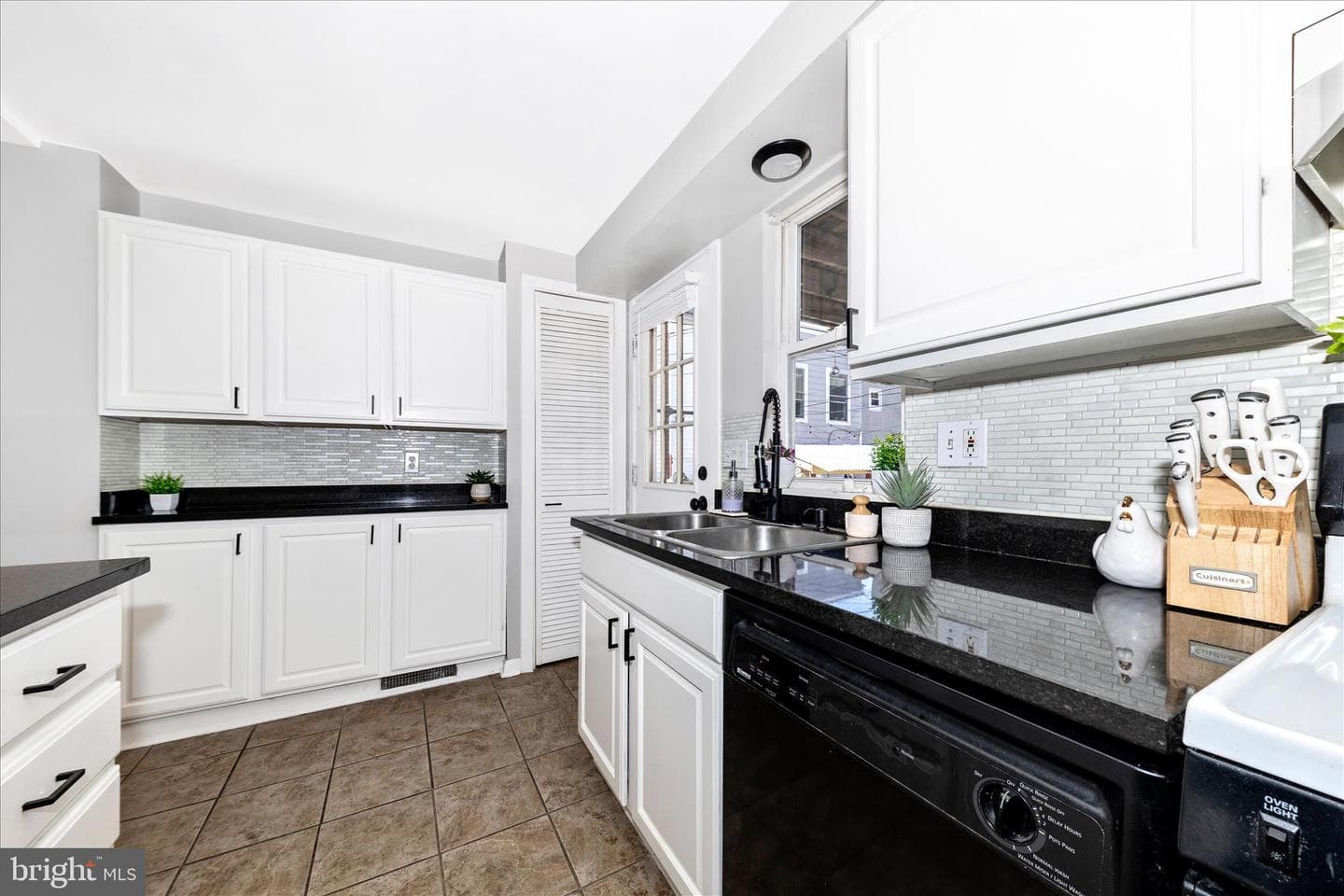 922 S Decker Avenue photo 14