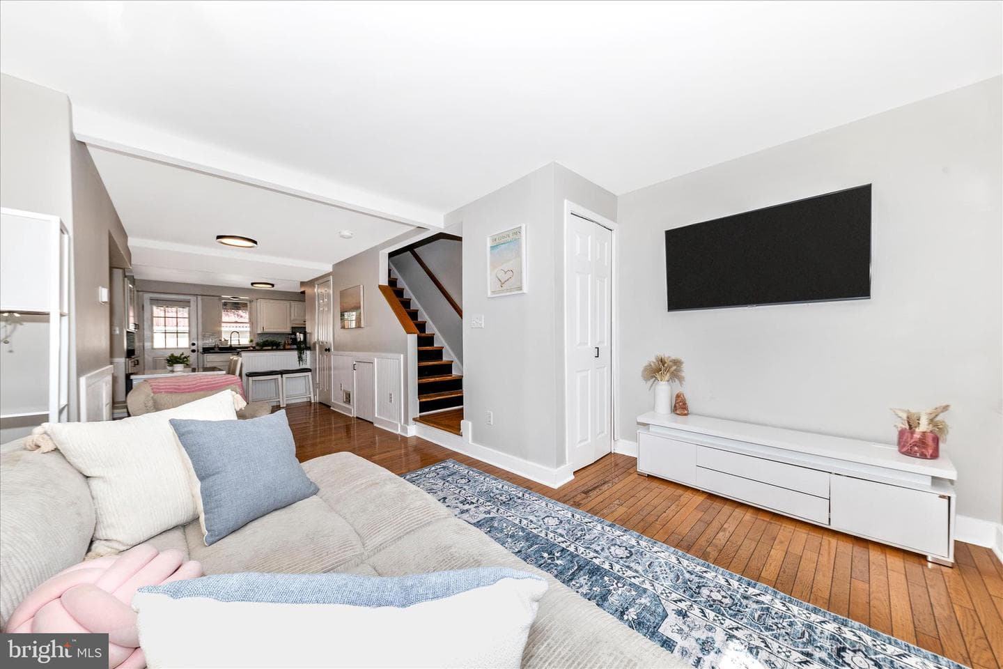 922 S Decker Avenue photo 4