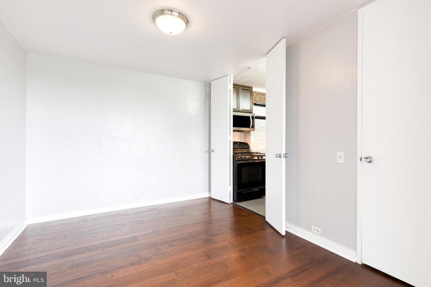 4000 N Charles Street #704 photo 13