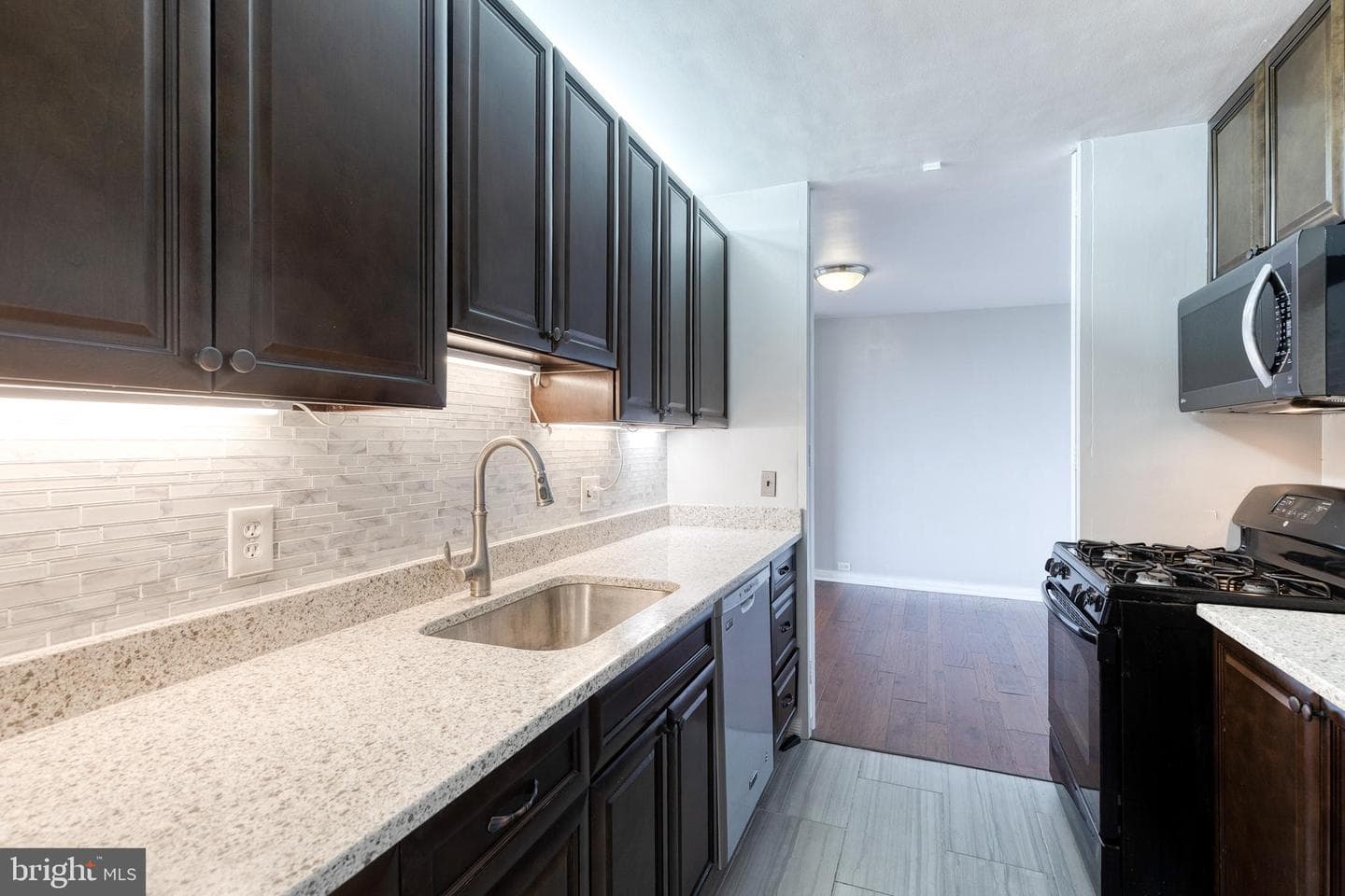 4000 N Charles Street #704 photo 17