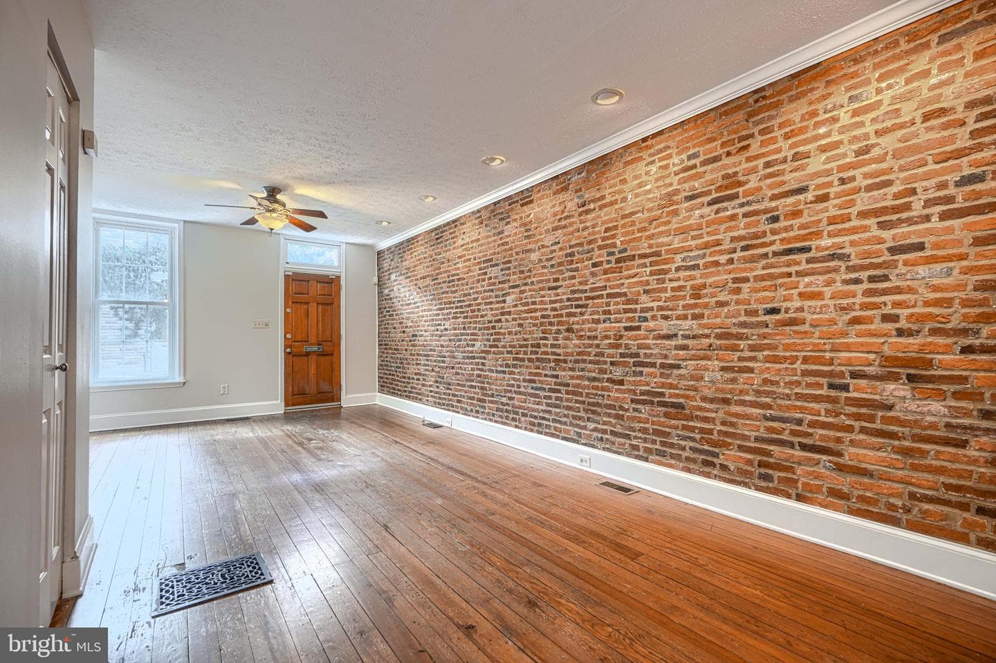 12 Poultney Street photo 4