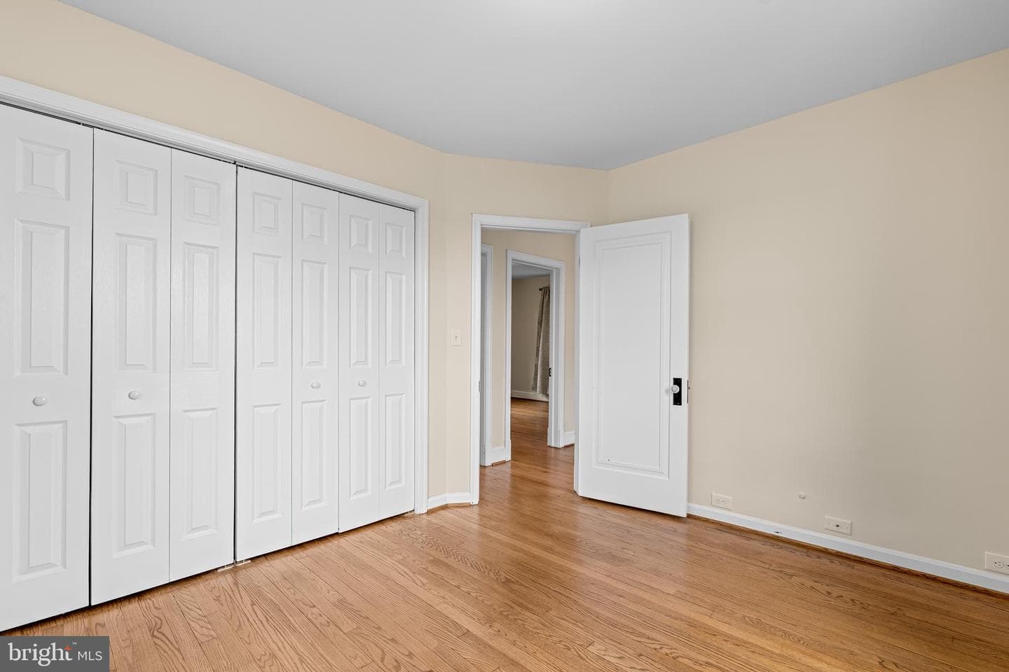 4903 Walther Avenue photo 22