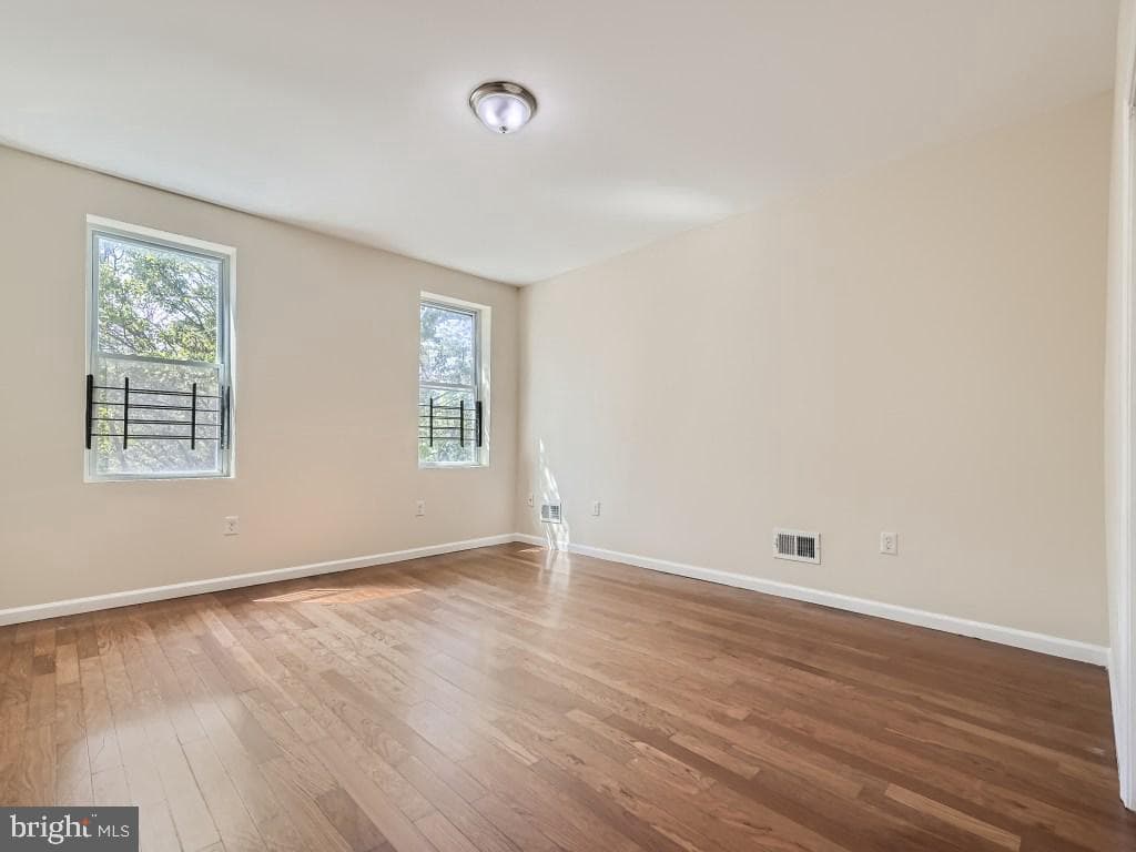 2316 E Madison Street photo 8