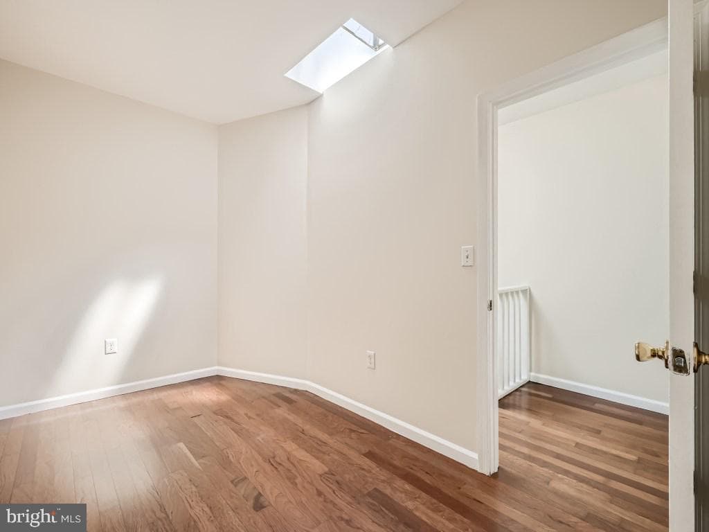 2316 E Madison Street photo 9