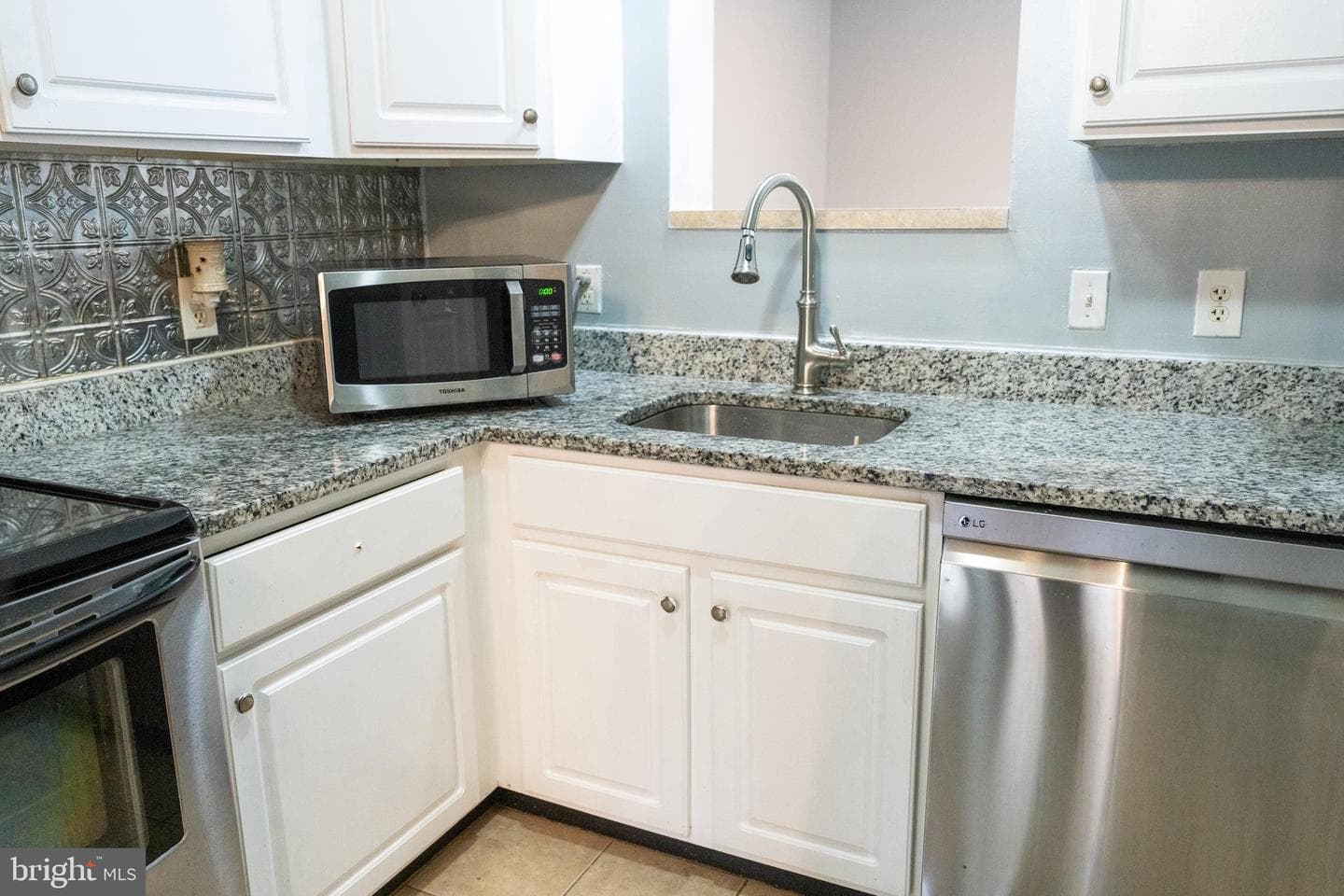 3731 Greenmount Avenue photo 8