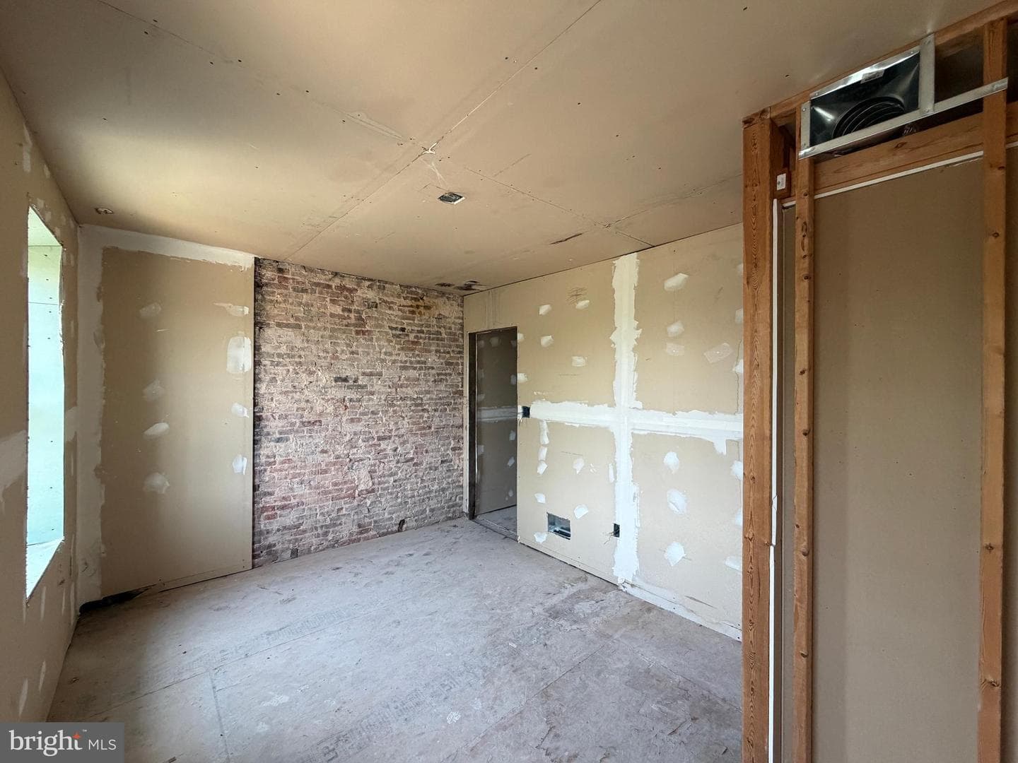 2203 Sidney Ave photo 13