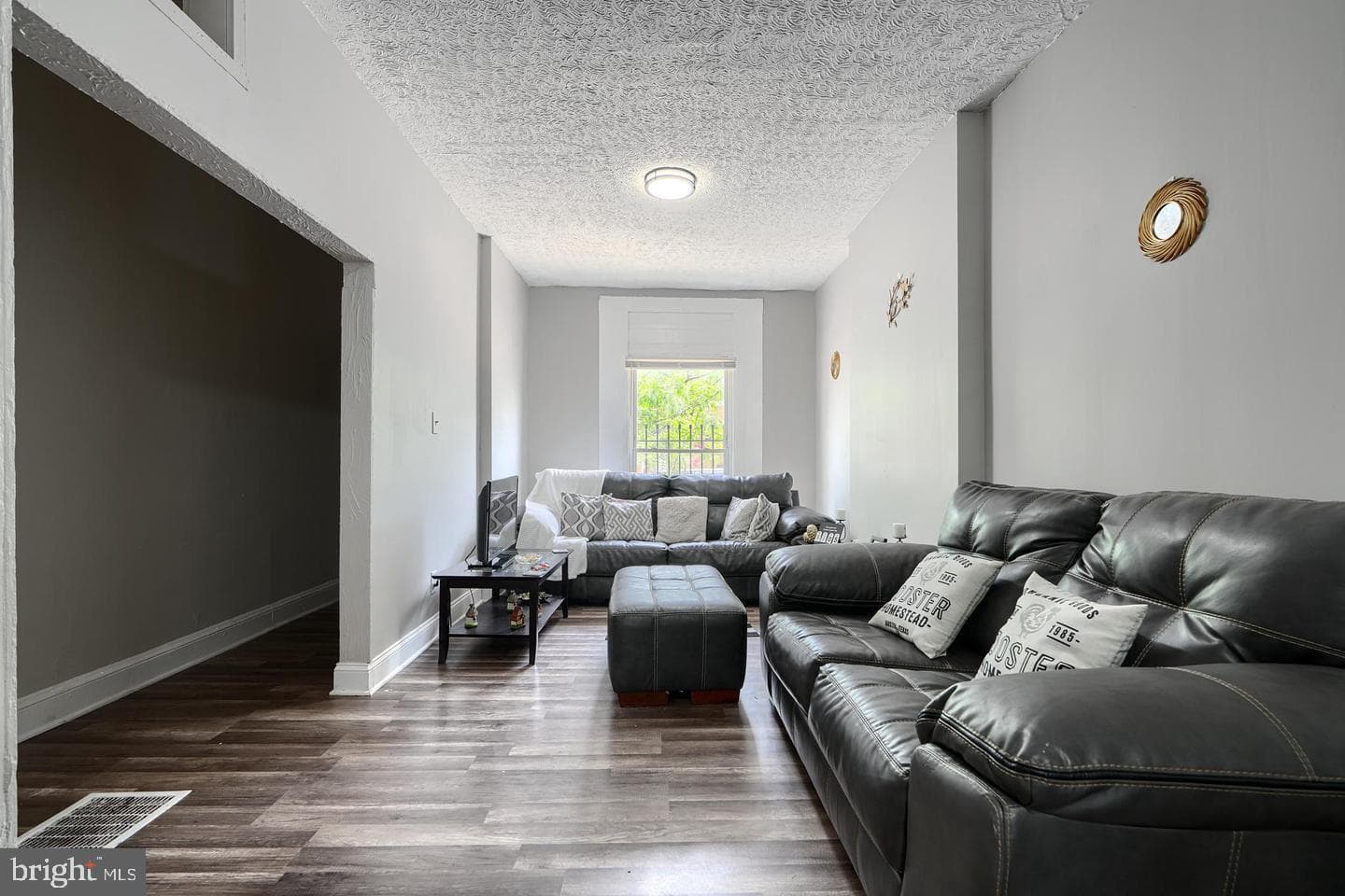 826 N Kenwood Avenue photo 3