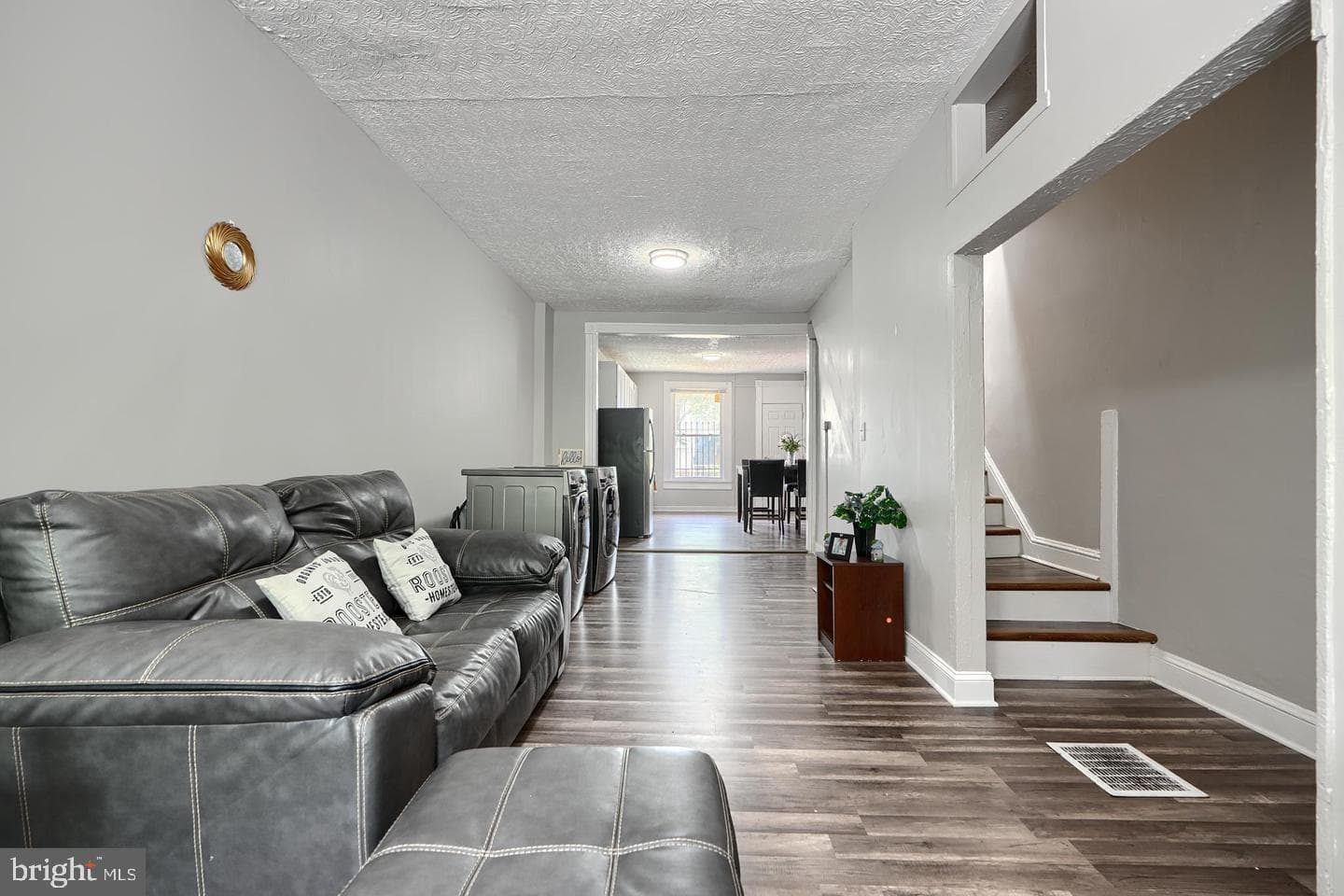 826 N Kenwood Avenue photo 4