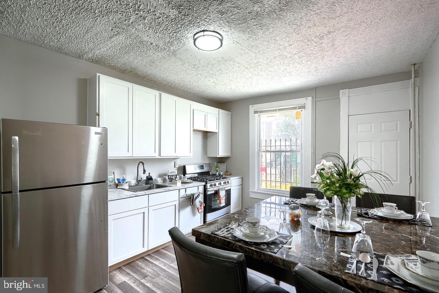 826 N Kenwood Avenue photo 8