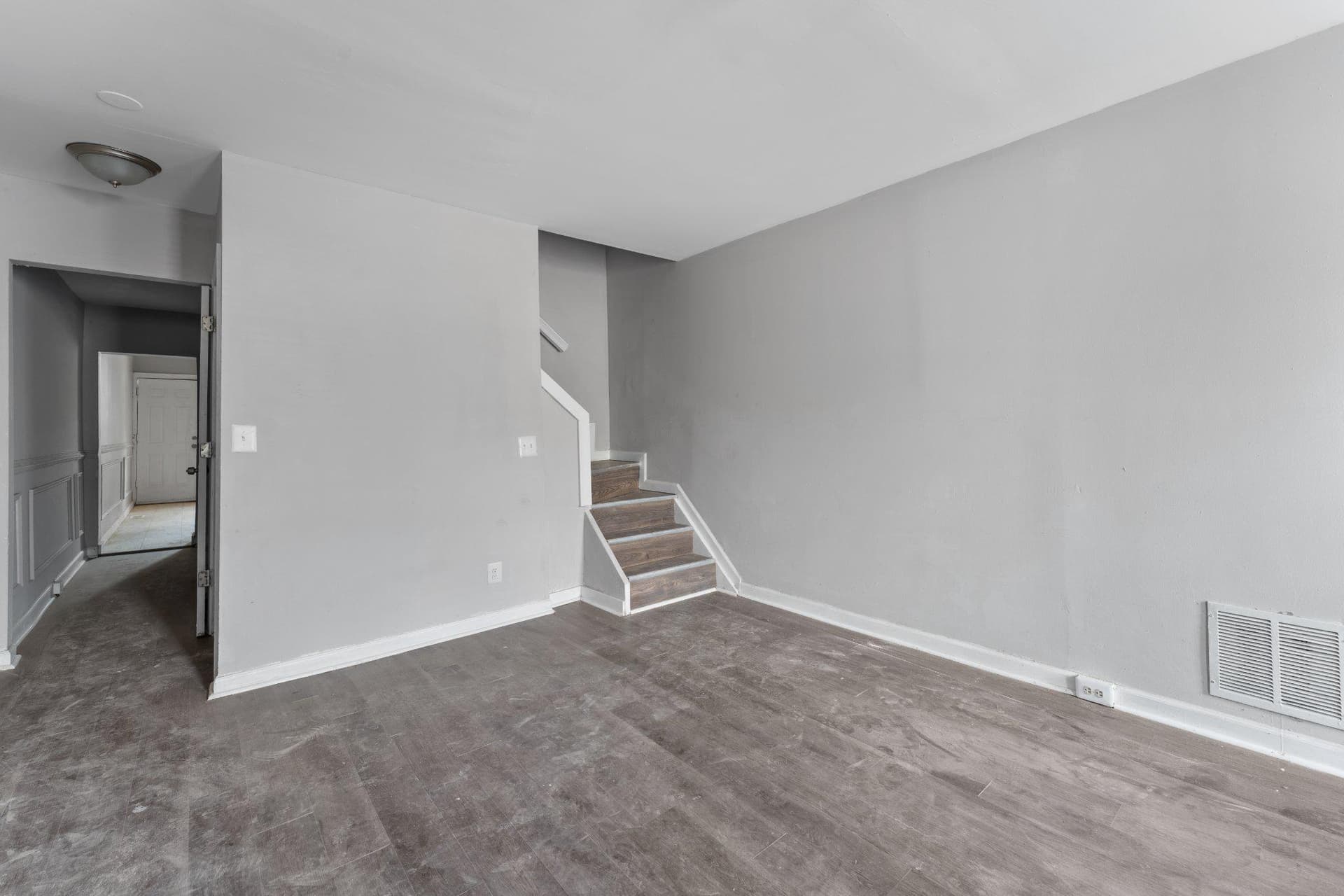 1706 N Milton Avenue photo 2