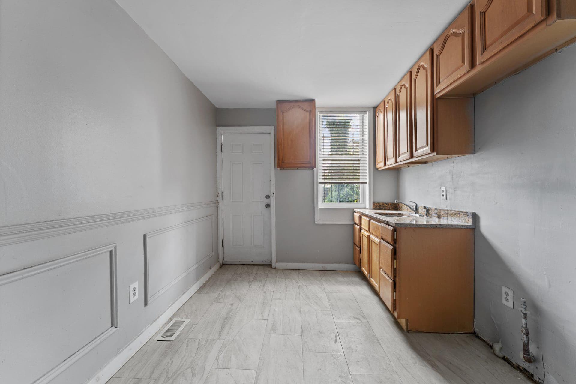 1706 N Milton Avenue photo 8