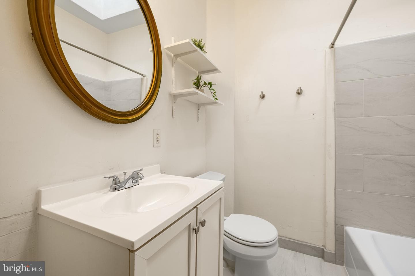 1238 W 37th Street photo 19