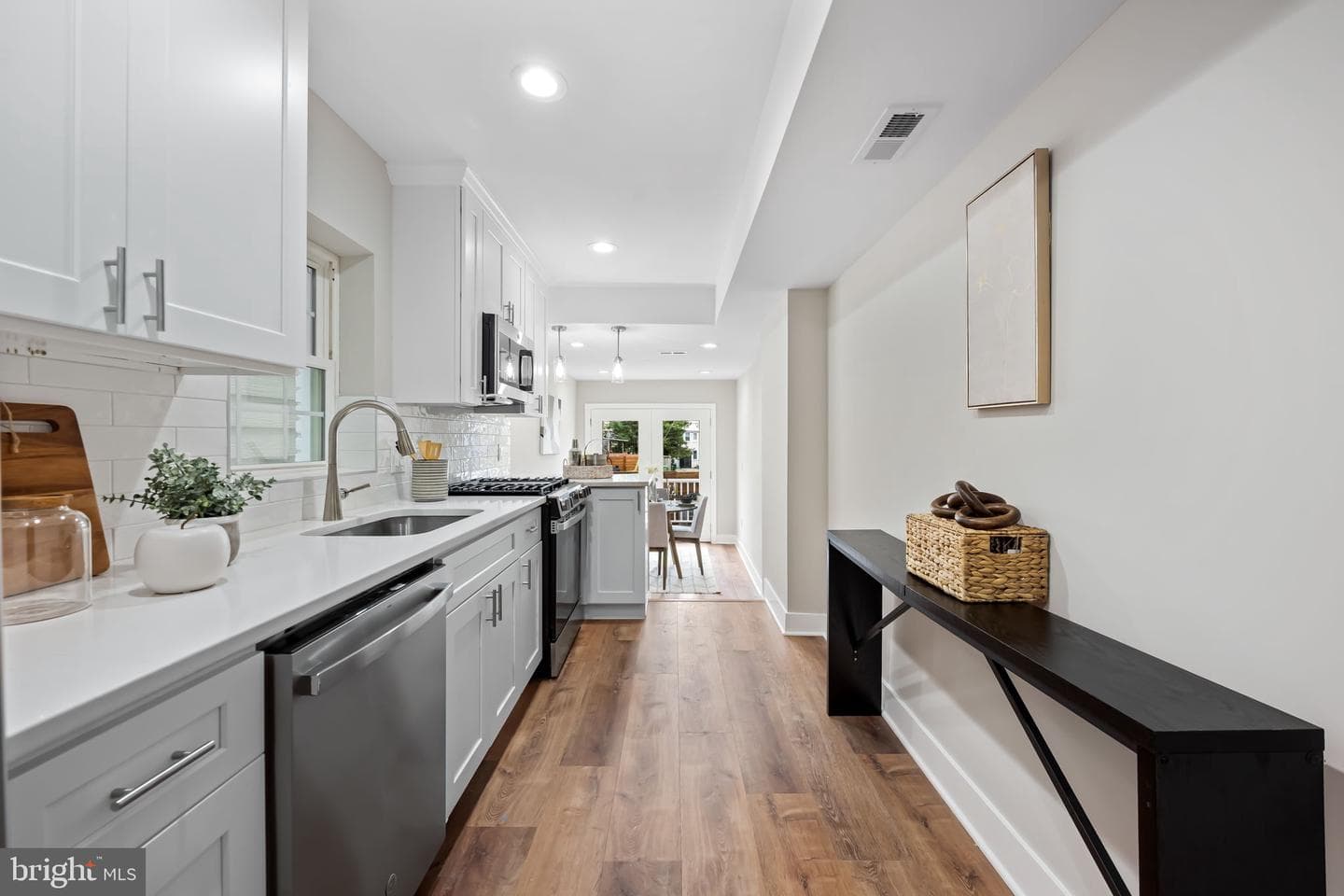 410 E Fort Avenue photo 11