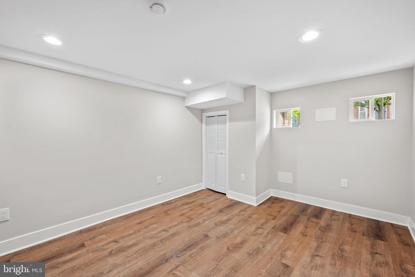 410 E Fort Avenue photo 16