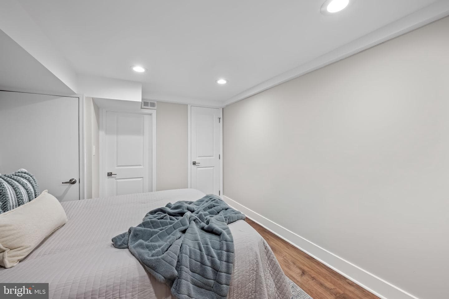 410 E Fort Avenue photo 18