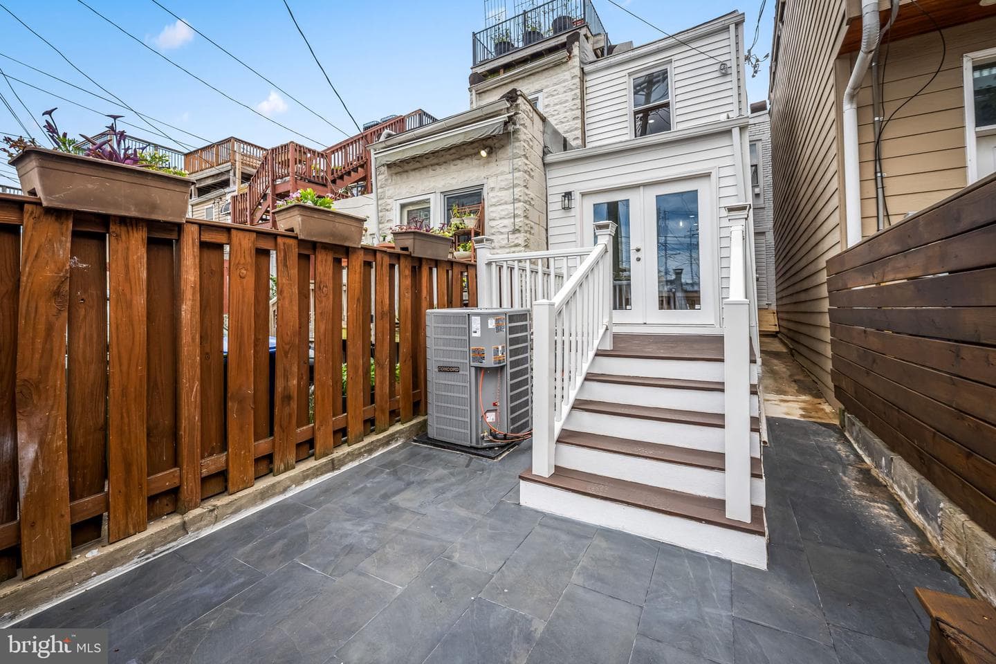 410 E Fort Avenue photo 32