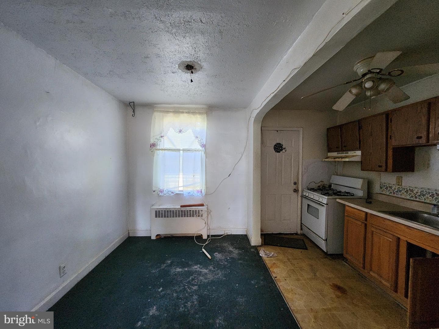 933 N Franklintown Road photo 6