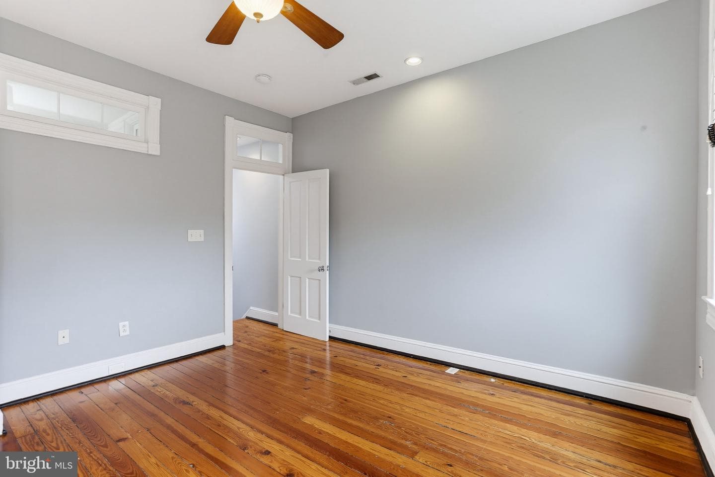 204 S East Avenue photo 18