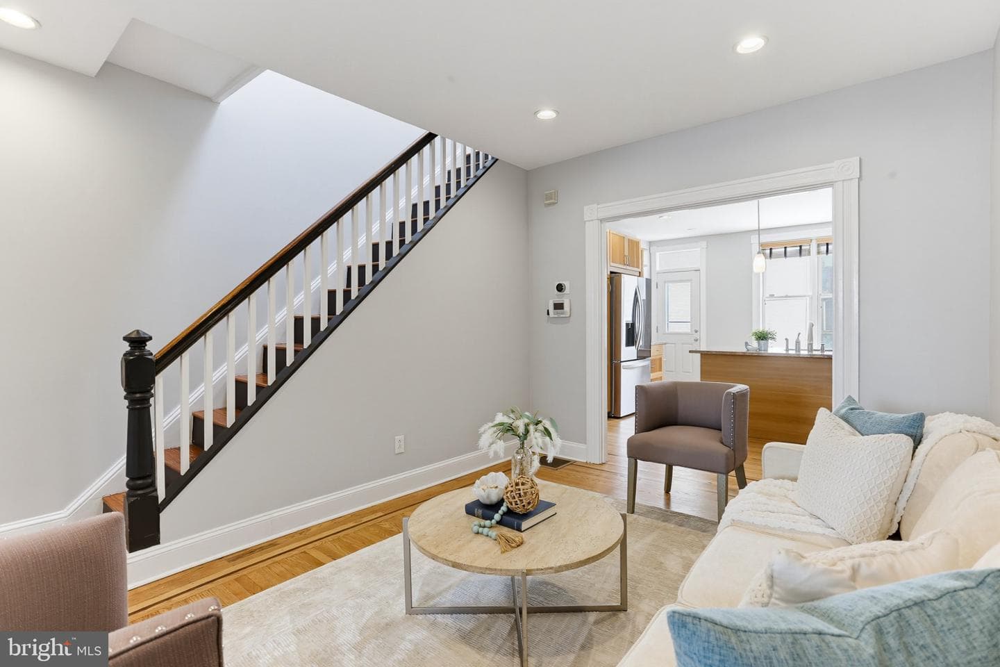 204 S East Avenue photo 8