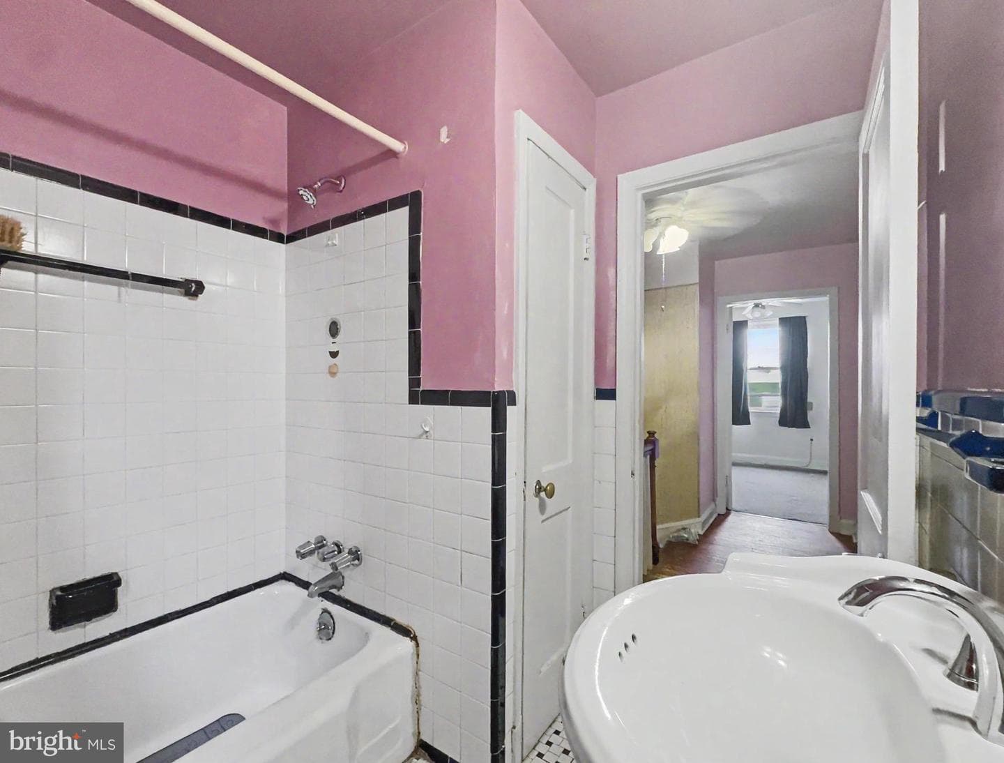 225 N Edgewood Street photo 12