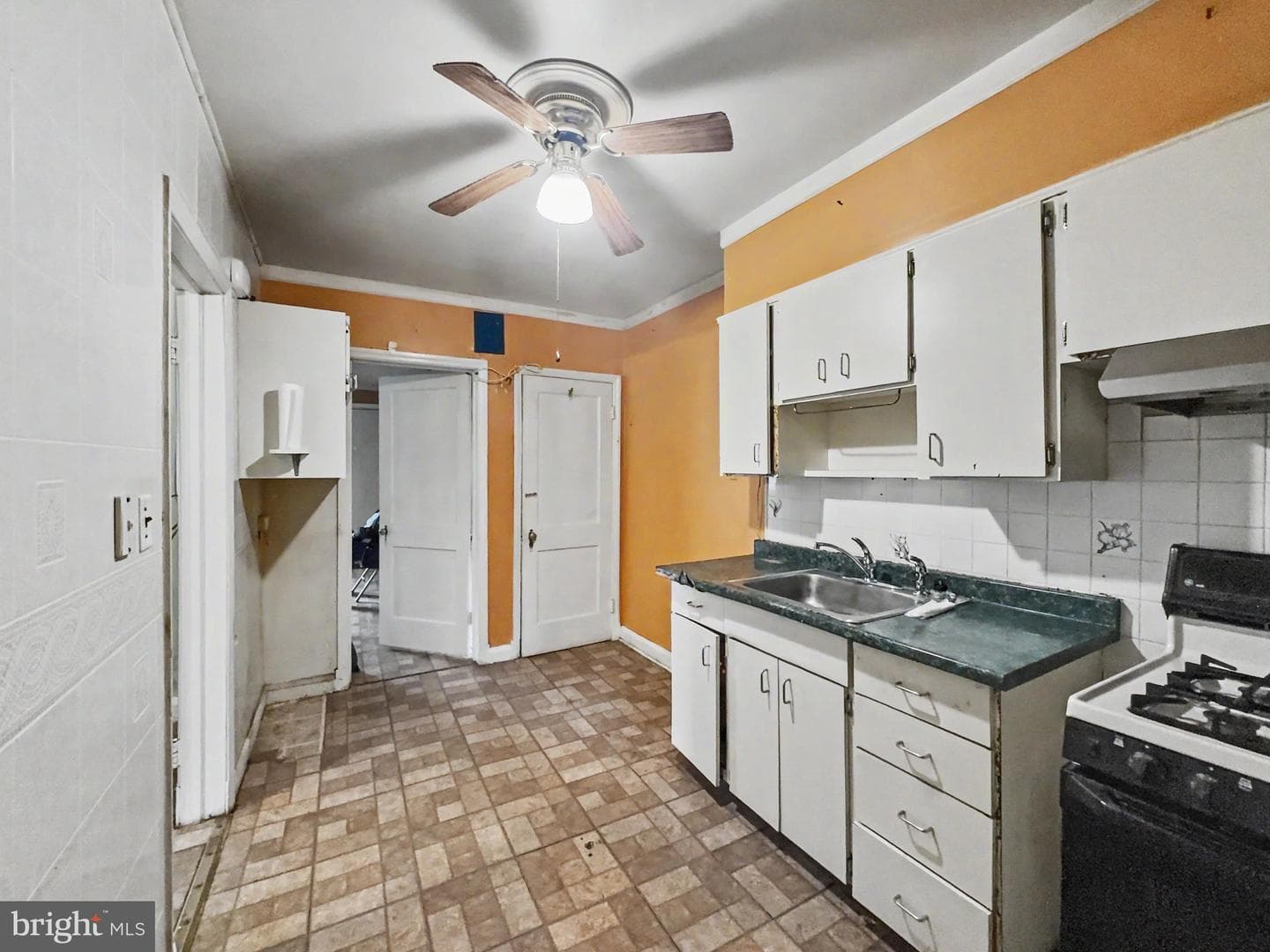 225 N Edgewood Street photo 16