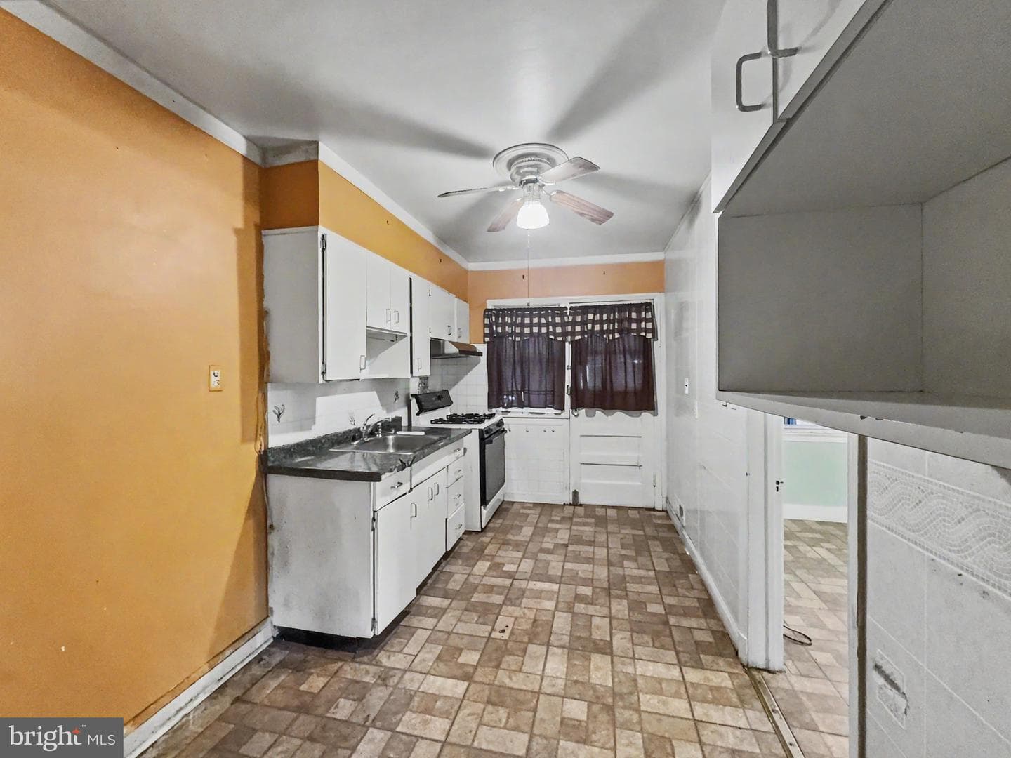225 N Edgewood Street photo 18