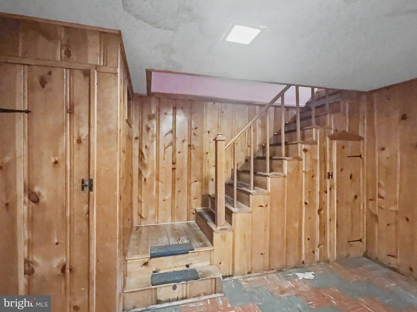 225 N Edgewood Street photo 29