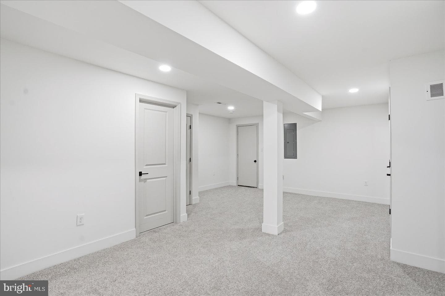 3818 Woodhaven Avenue photo 16