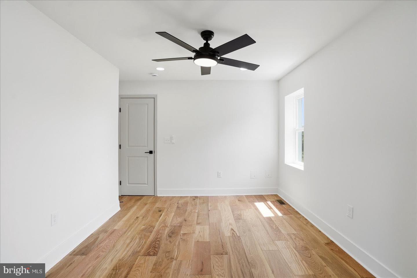 3818 Woodhaven Avenue photo 34