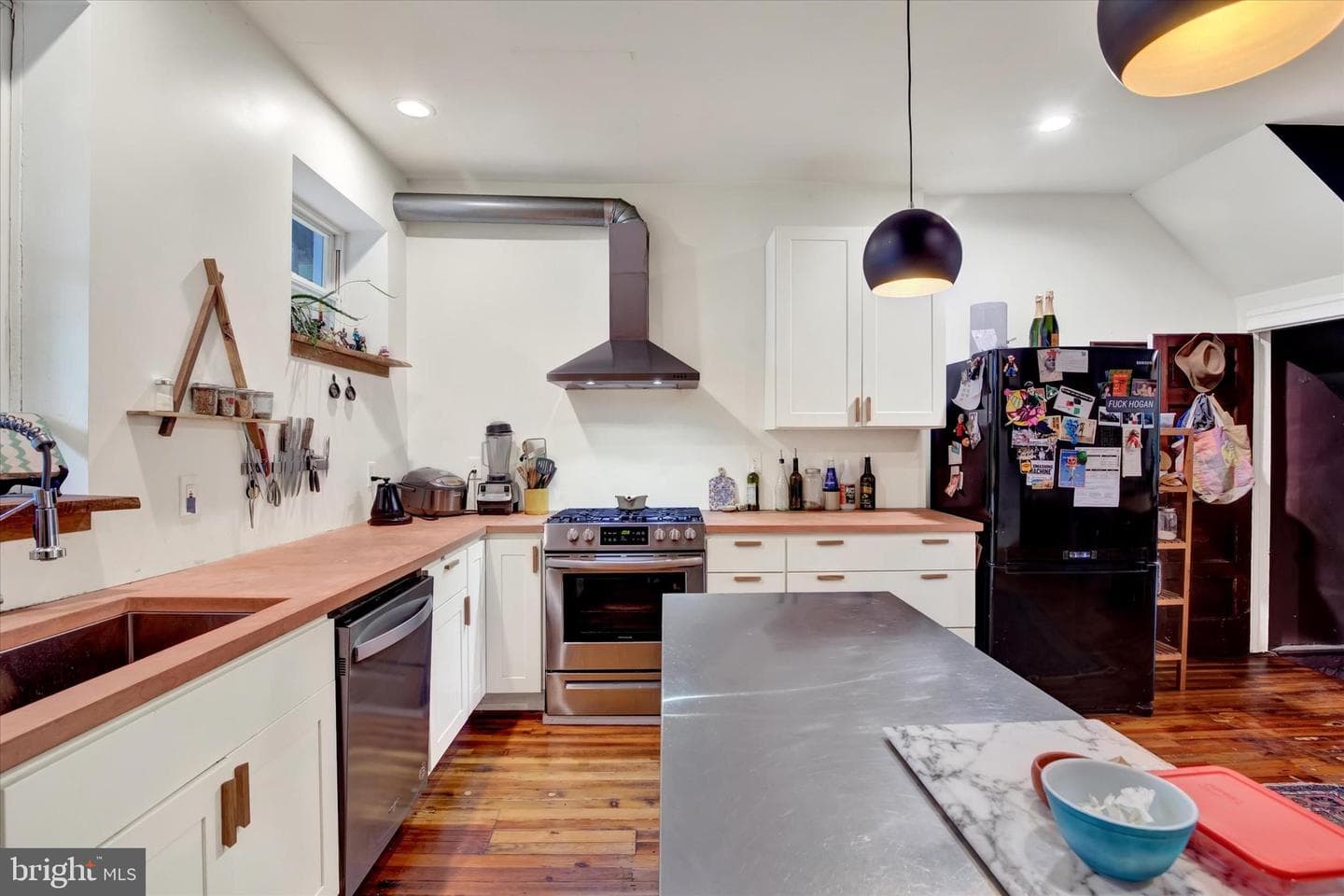316 E 26th Street photo 8