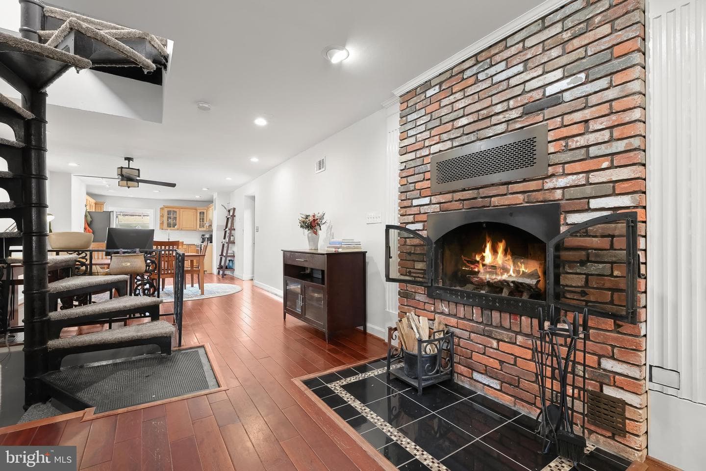 3200 E Lombard Street photo 11