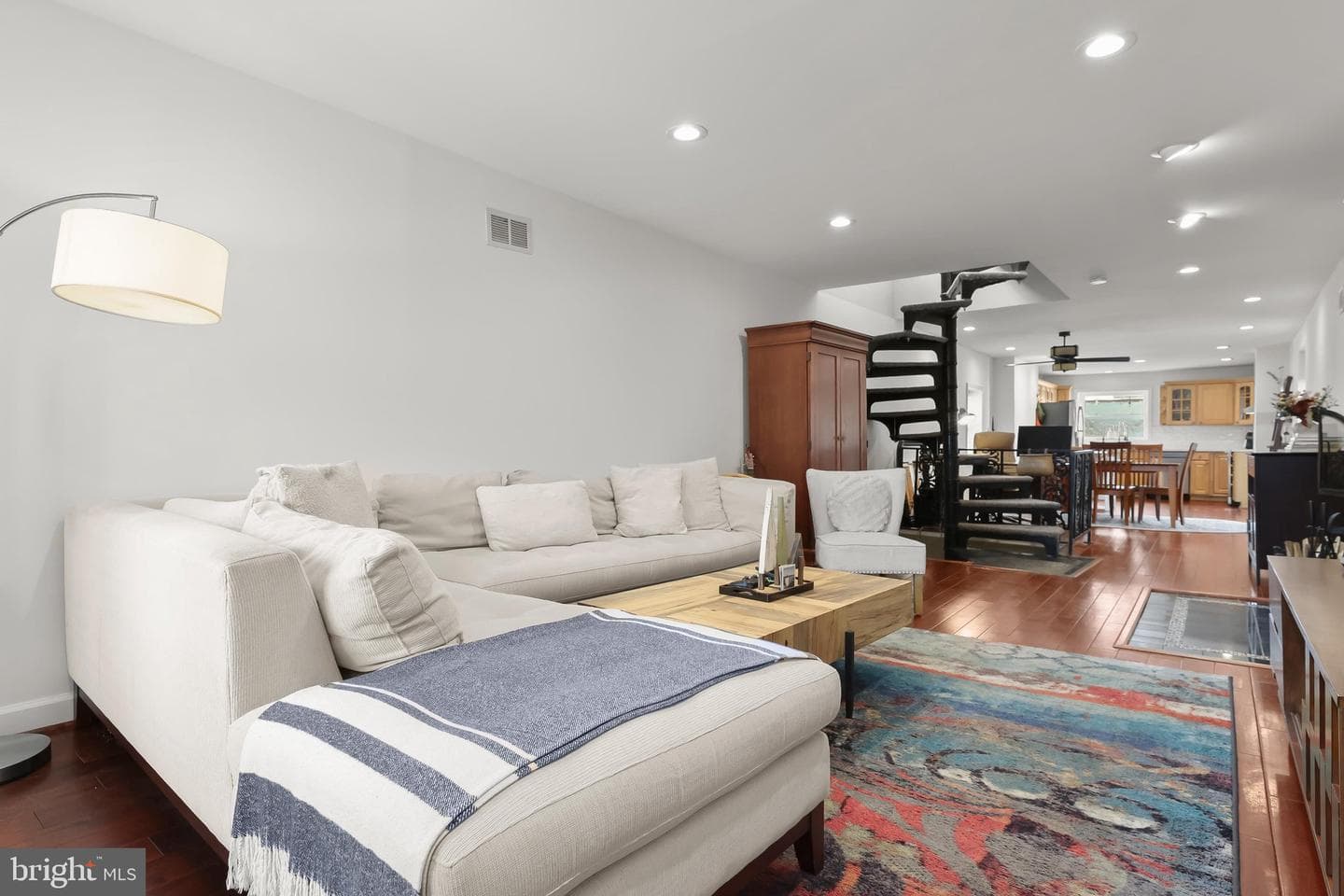 3200 E Lombard Street photo 9