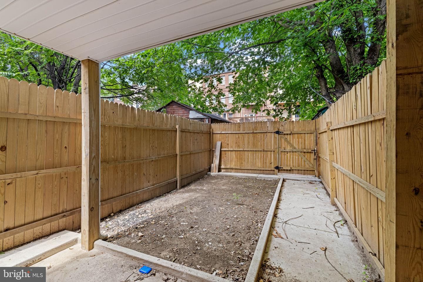 2423 Mcculloh Street photo 32