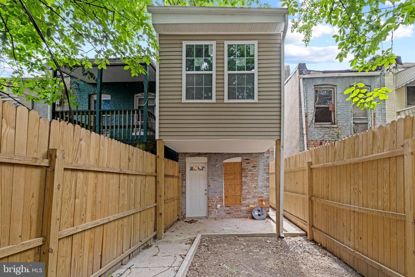 2423 Mcculloh Street photo 33