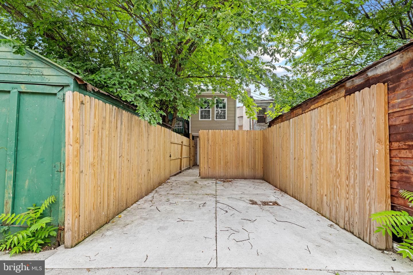 2423 Mcculloh Street photo 34