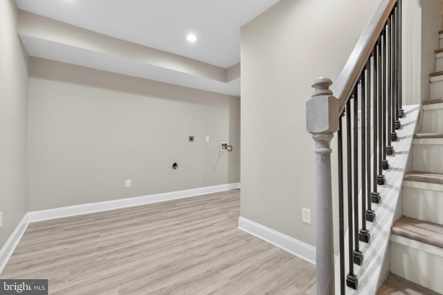 145 N Monastery Avenue photo 24